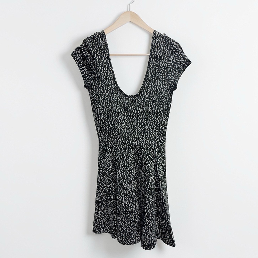 Sparkle & Fade Black White Geometric Fit & Flare Dress Cap Sleeve Size M LN